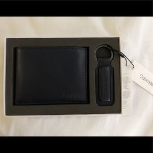 calvin klein wallet and keyring gift set!